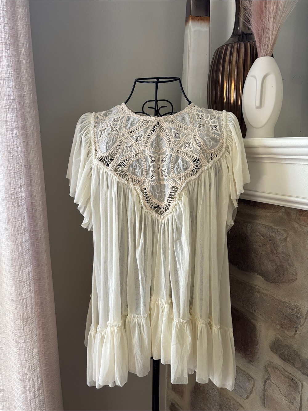 ZARA EMBROIDERED FLOWY BLOUSE